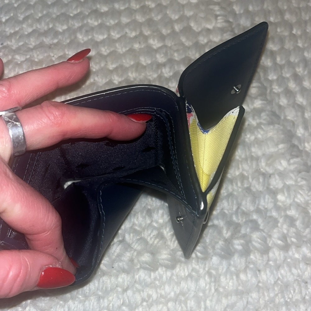 Kate Spade Small Lemon Wallet NWOT - Picture 3 of 3